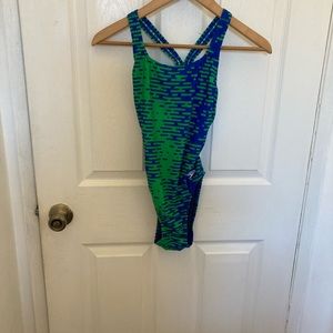 Speedo size 8/34 Women’s Green and Blue